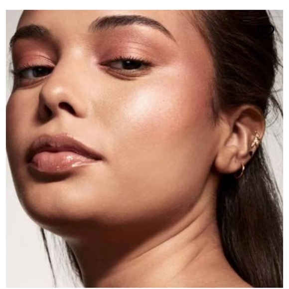 Fenty Beauty Pink WATTABRAT Highlighter and POW’R THIRSTY Lipstick - Picture 10 of 12